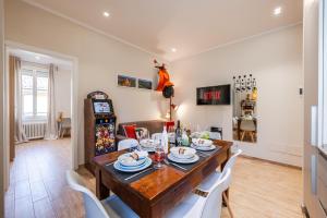 Sui Tetti di Bologna centro, Casa Dei Colori