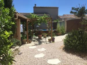 Maisons de vacances Gite en Provence a 10 mn d avignon : photos des chambres
