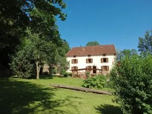 拉克艾蒙特住宿加早餐酒店 - Xertigny