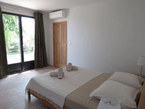 Maisons de vacances Maison face au Luberon avec piscine privee - 3 Chambres : photos des chambres