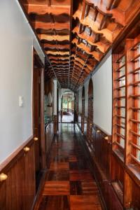 Rajahamsam Houseboat