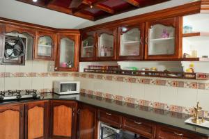Rajahamsam Houseboat