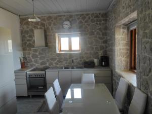 Loris country home