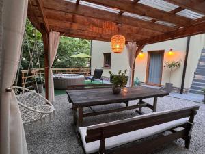 Apartment with a terrace Forest Home Lullula