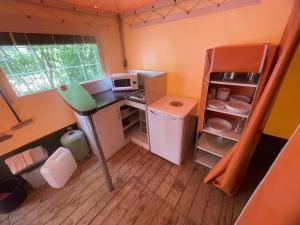 Campings Camping Sainte Victoire : Bungalow avec Terrasse