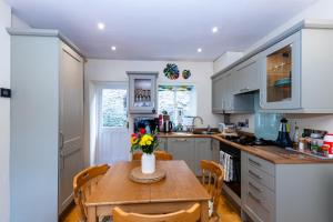 The Snug - A Quaint Mews Cottage City Centre