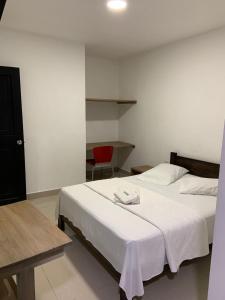 Hotel Corcega Inn