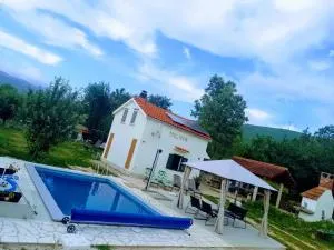 Charming village house - Milina - Udovičić