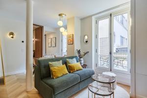 Residence 2 Apartments Center of Paris by Studio Prestige