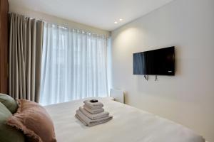 Residence 2 Apartments Center of Paris by Studio Prestige