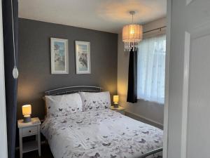 103 Sunbeach South facing 2 bed chalet M and T chalets