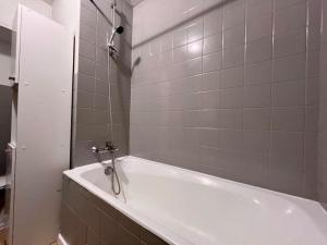 Appartements Appartement Climatise 4prsn Au pied de la Citadelle : photos des chambres