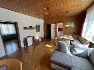 Apartments Am Kirchkogel " Ein Platz wo Du Gast bist nicht Tourist "