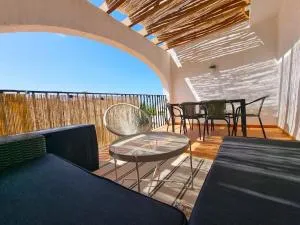 Albatros Apartment - Imperial Park - Sea View, 6 Pools, Terrace - Empedrola