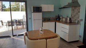 Maisons de vacances Gite climatise avec piscine et petanque aux portes d-Aix en Provence : photos des chambres