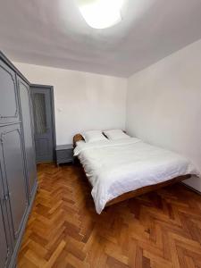 B7 Apartament