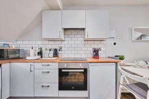 Princess Green 3 - Portrush by the Sea