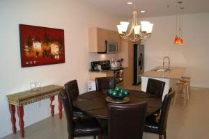 La Isla 201 Mid-island next Beach Park Isla Blanca