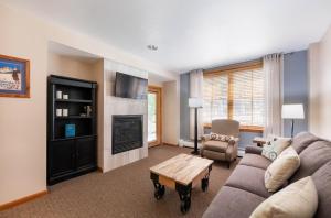Premium Unit 1108 - One Bedroom - Zephyr Mountain Lodge condo