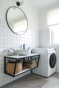 Celý apartmán v rodinném domě s vanou a krbem