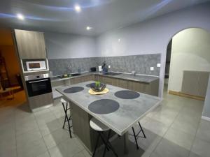 Maison de village spacieuse et calme