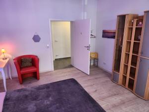 MD- City, chic, BESTPREIS- Leistung, bitte wählen sie ob ein oder zwei Zimmer bis 5 Personen mit Küche und Bad - VB- Preise