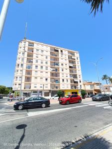 Mare de Deu, vivienda vacacional para familias y mayores de 25 años en el Grao de Gandia-Playa