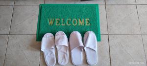 Sunny studio chic comfort near UN