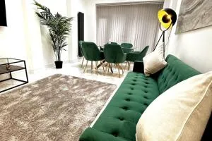 Spacious Luxury 2bd - Long Term - Forest Hill