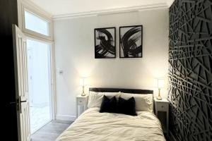 Spacious Luxury 2bd with extra Private Studio Room