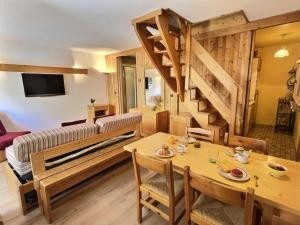 Résidence Hameaux De Val - Votre grand studio mezzanine avec garage couvert à 5 min des pistes MAE-1004