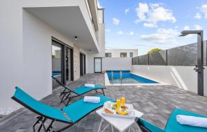 Beach Front Home In Srima