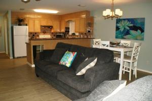 La Perla#2 Mid-island 2-3 minute walk to beach acc