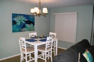 La Perla#2 Mid-island 2-3 minute walk to beach acc