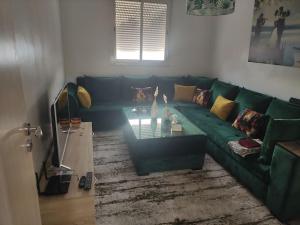 Appartement spacieux salon et 2 pièces