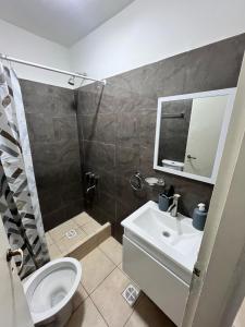 Hospedaje LH planta baja B a 15 minutos del aeropuerto de Ezeiza