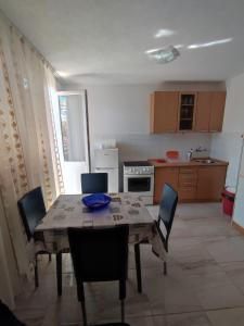 Apartman Sutomore