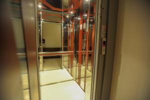 COZY GOLD #DTerra Apartments# FREE PRIVATE PARKING!!