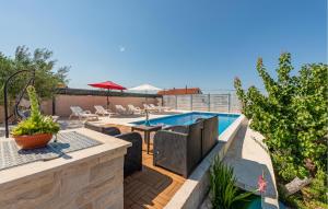 4 Bedroom Gorgeous Home In Lisicic