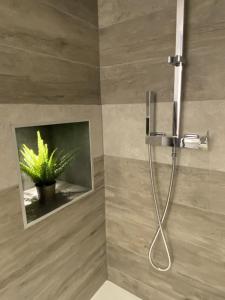 La chambre dhôte de la fontaine de Jonquier Jacuzzi privatif