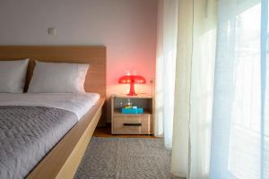 Athenian Sonnet with Amazing Acropolis Views