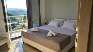 The Olive's Whisper - Skalánion