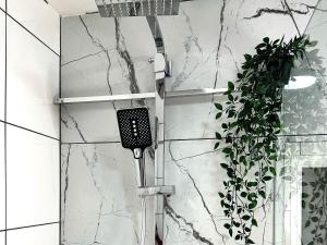 Modern 2 Bedroom Flat in Birmingham City - Free Parking - HD 50inch TV