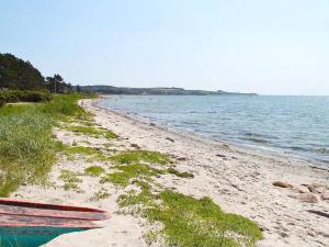 Seaside Serenity at SkAdshoved-By Traum