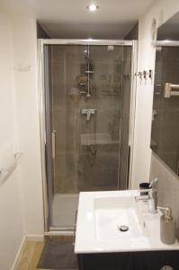 Oriana & Philippe au pied du métro 4