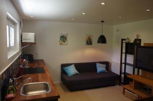 Oriana & Philippe au pied du métro 4