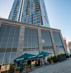 Ocean Breeze Retreat - Honeymoon Apartment with Sea View in Porta Batumi Tower