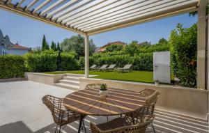 Amazing Apartment In Icici With Kitchen