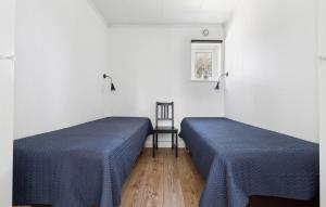 Gorgeous Home In Löttorp With Wifi