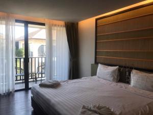 Kata Beach Guesthouse-The Beach Condo